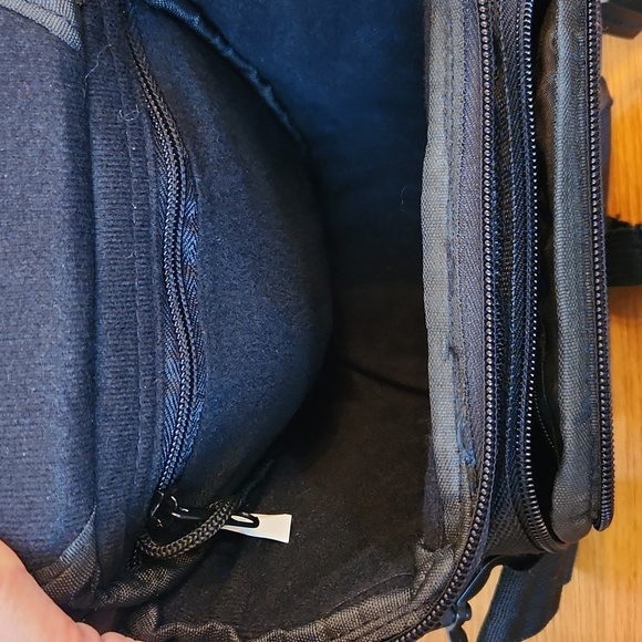 Promaster Digital Elite Photo/Camera Bag with Shoulder Strap and Waist Loop - Picture 5 of 7